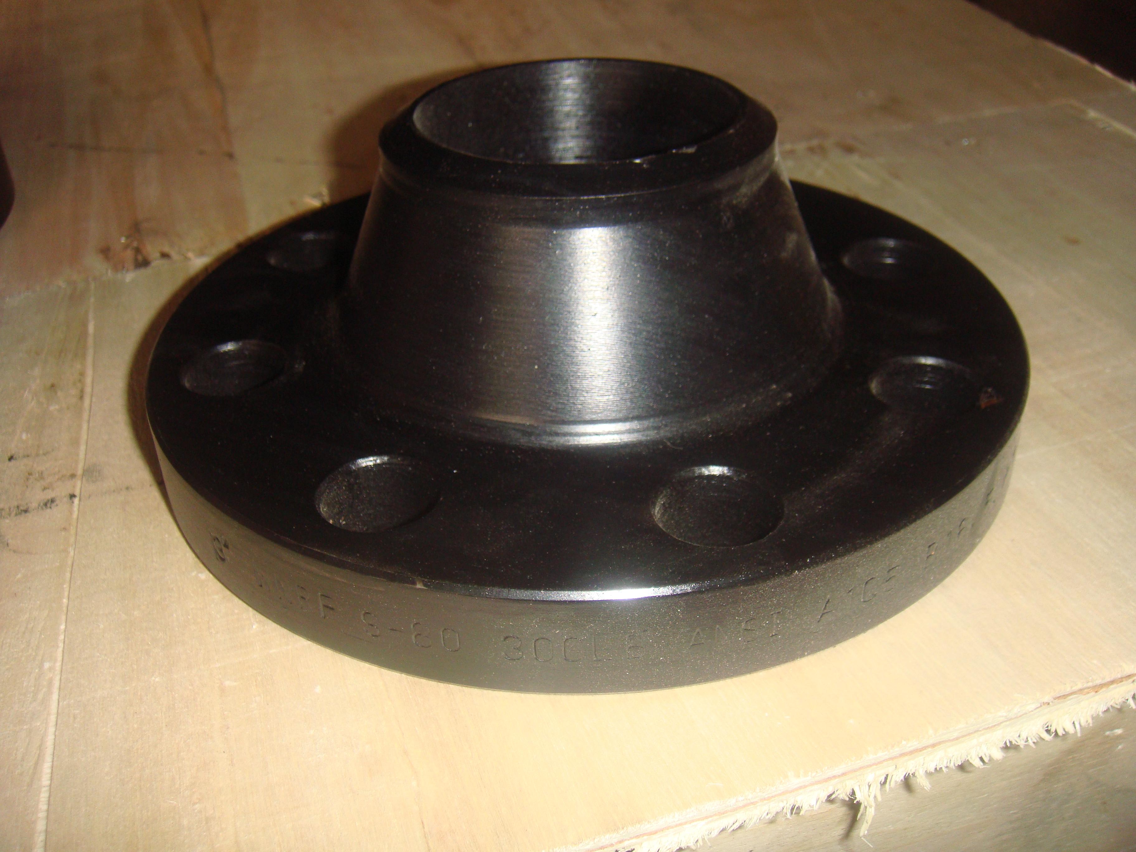 What is the difference between slip on flange and weld neck flange?